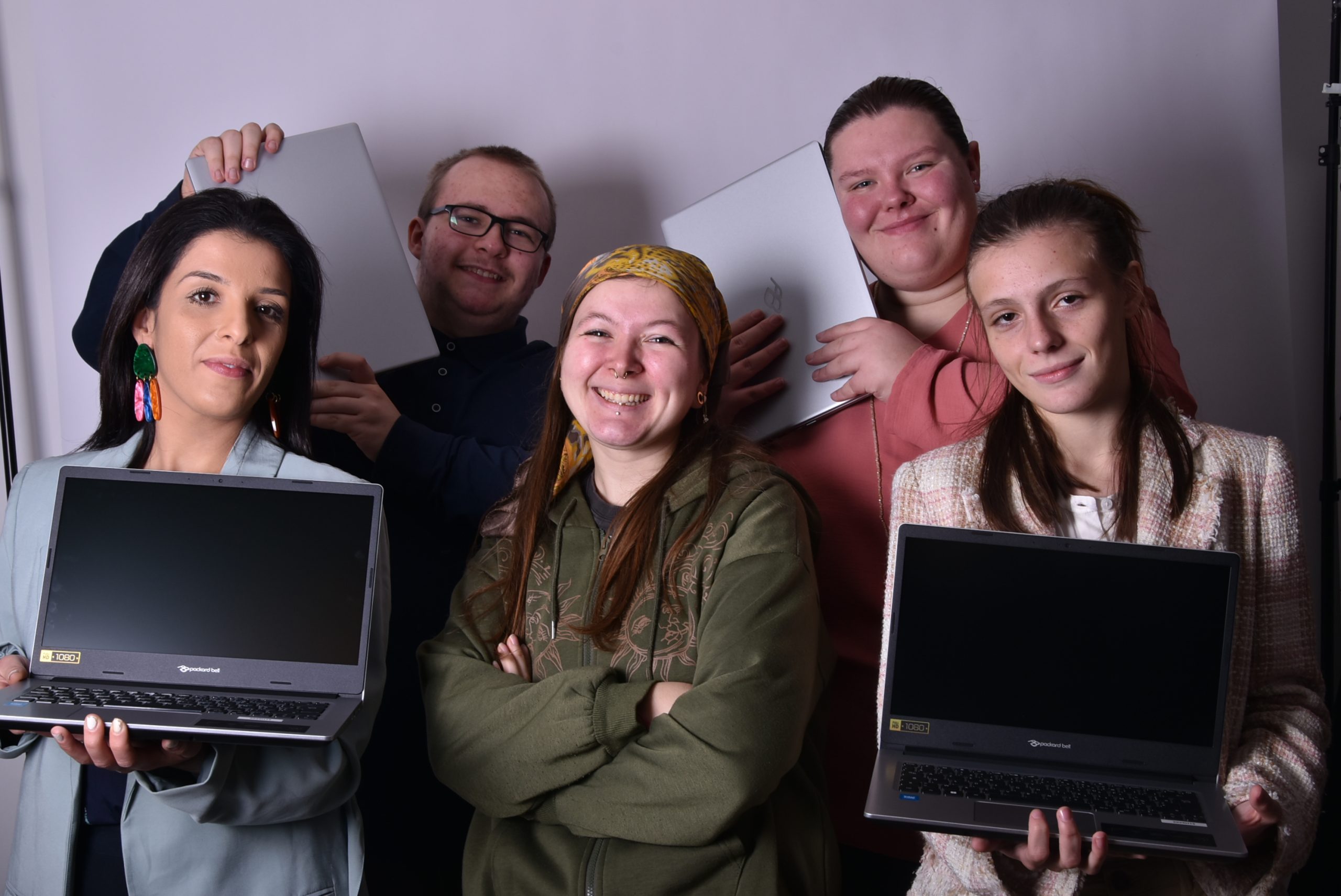 groep deelnemers aan een workshop over de digitale kloof